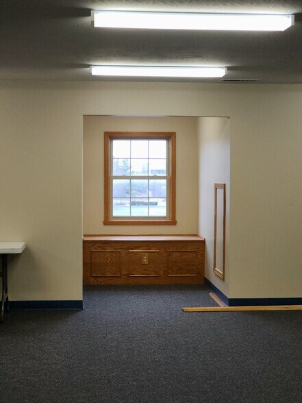 More Photos Of 7376 Business Center Dr, Avon Office For Sale