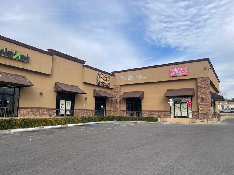 More Photos Of 1915 S Zapata Hwy, Laredo Storefront Retail Office For Lease