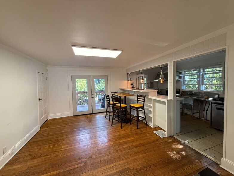 More Photos Of 2808 The Plaza, Charlotte Office Residential For Lease