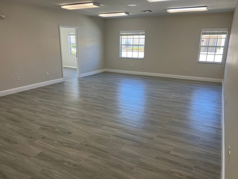 More Photos Of 16578 N Dale Mabry Hwy, Tampa Office For Sale
