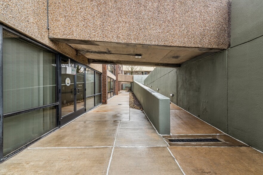 More Photos Of 750 Washington Rd, Mt Lebanon Apartments For Sale