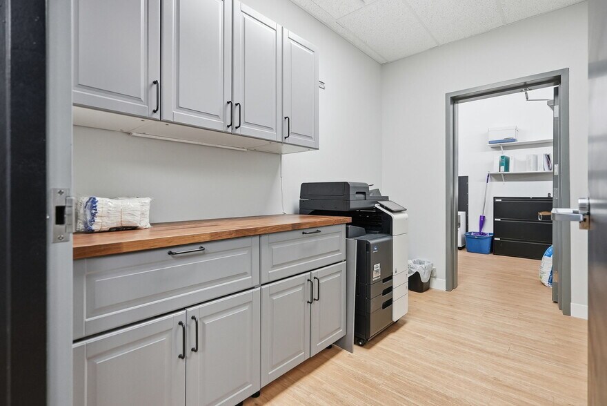 More Photos Of 224 Robot St, Vars Warehouse For Sale