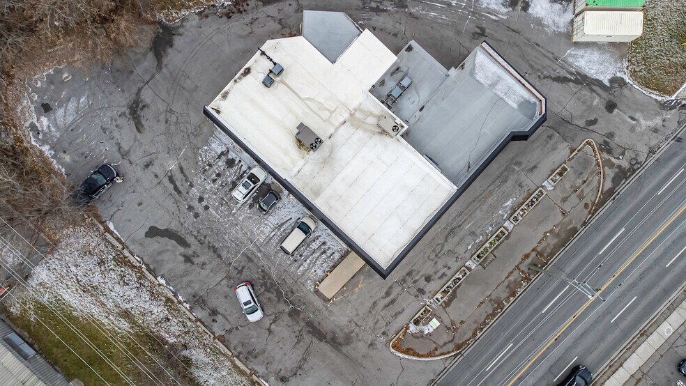 More Photos Of 904 Water St, Peterborough Freestanding For Lease