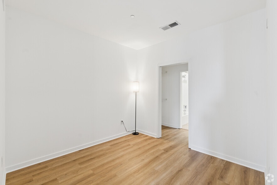 More Photos Of 1924 8th St NW, Washington Apartments For Lease