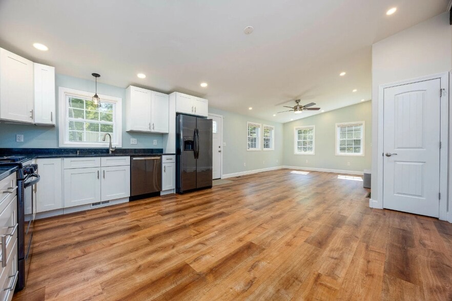 More Photos Of 361A Dover Rd, Chichester Specialty For Sale