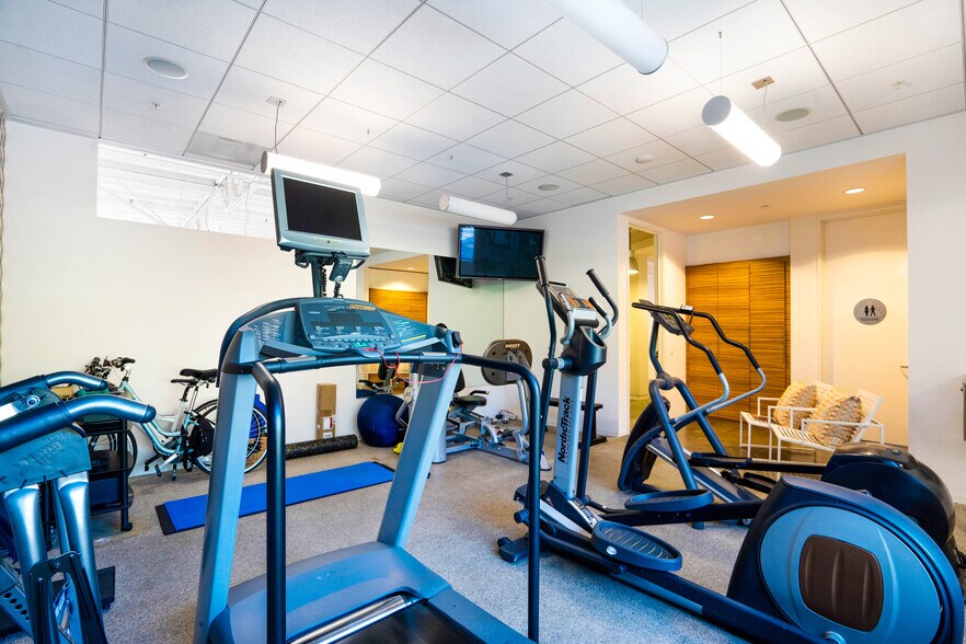 More Photos Of 23 Brookline, Aliso Viejo Warehouse For Sale