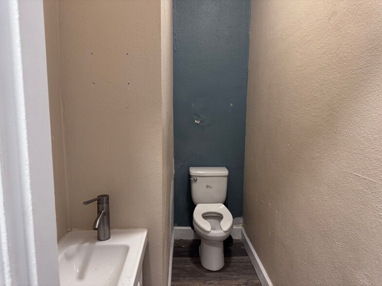 More Photos Of 4008 NE Martin Luther King Jr Blvd, Portland Serviced Offices For Sale