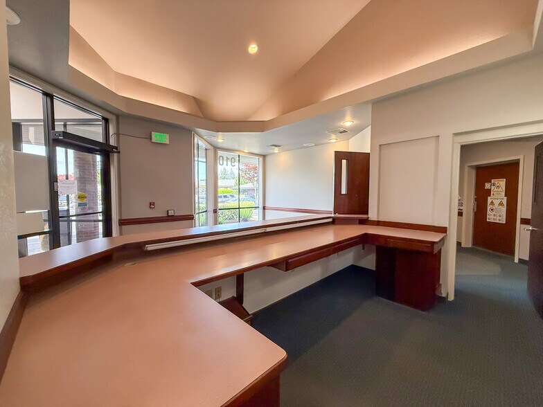 More Photos Of 910 S Scheuber Rd, Centralia Medical For Lease