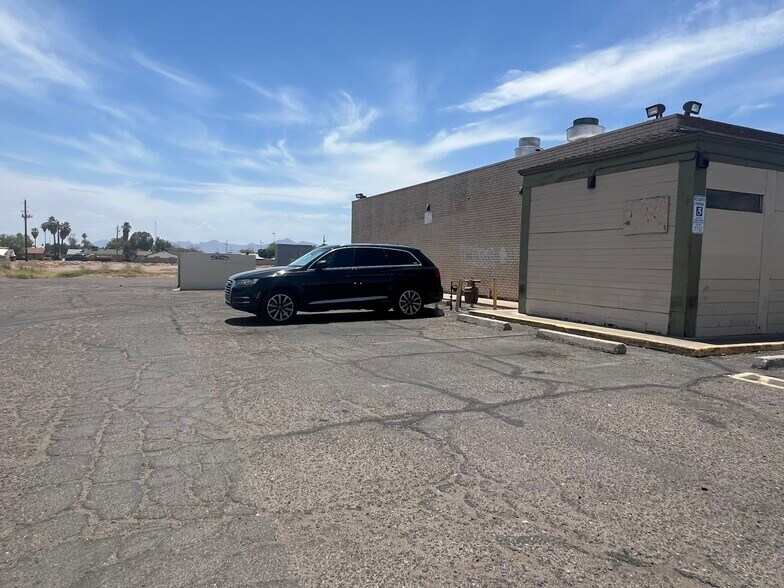More Photos Of 7307 W Indian School Rd, Phoenix Restaurant For Sale