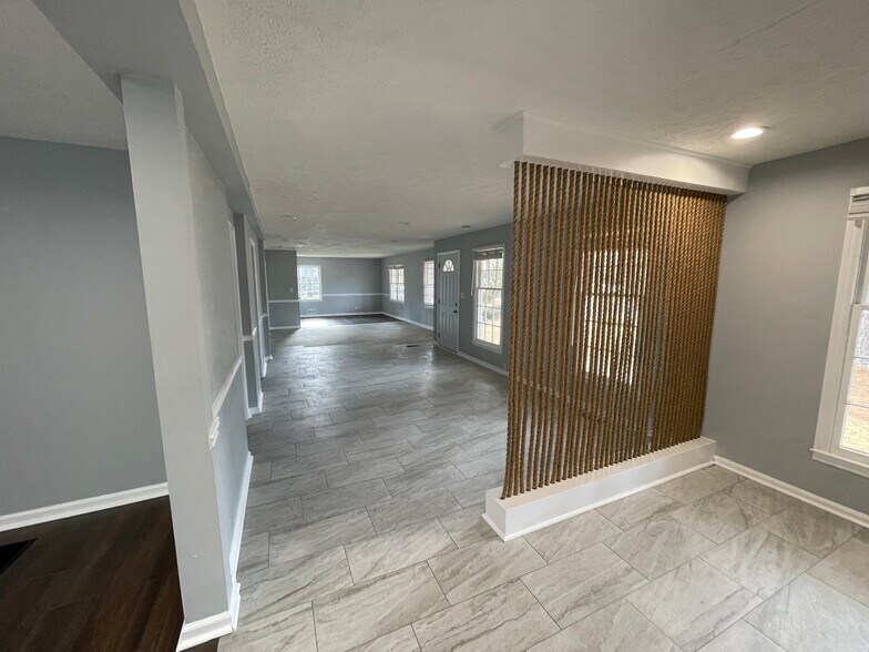 More Photos Of 3036 NE Roswell Rd, Marietta Office Residential For Lease