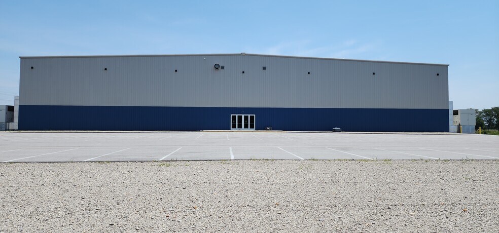 More Photos Of 300 W Hayward Dr, Mount Vernon Sports And Entertainment For Sale