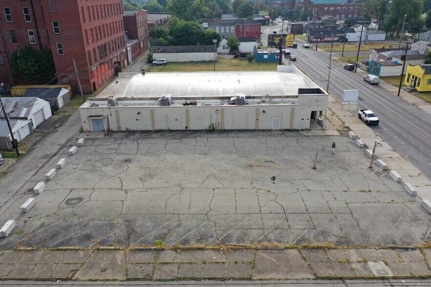 More Photos Of 2421 W Market St, Louisville Freestanding For Sale