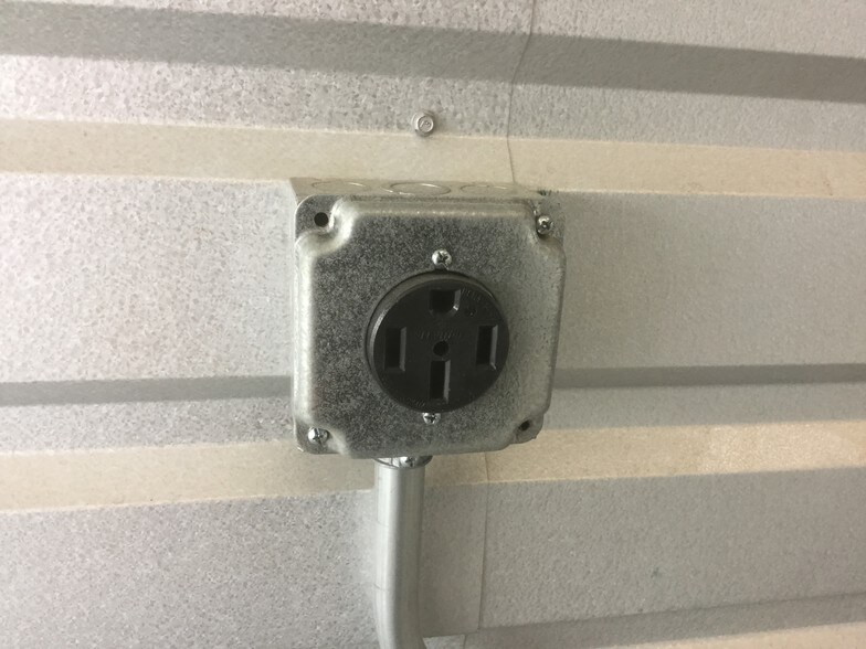 More Photos Of 9341 Commerce Center St, Highlands Ranch Warehouse For Sale