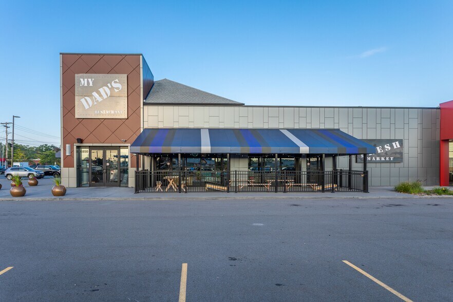 More Photos Of 6850 Main St, Williamsville Light Distribution For Lease