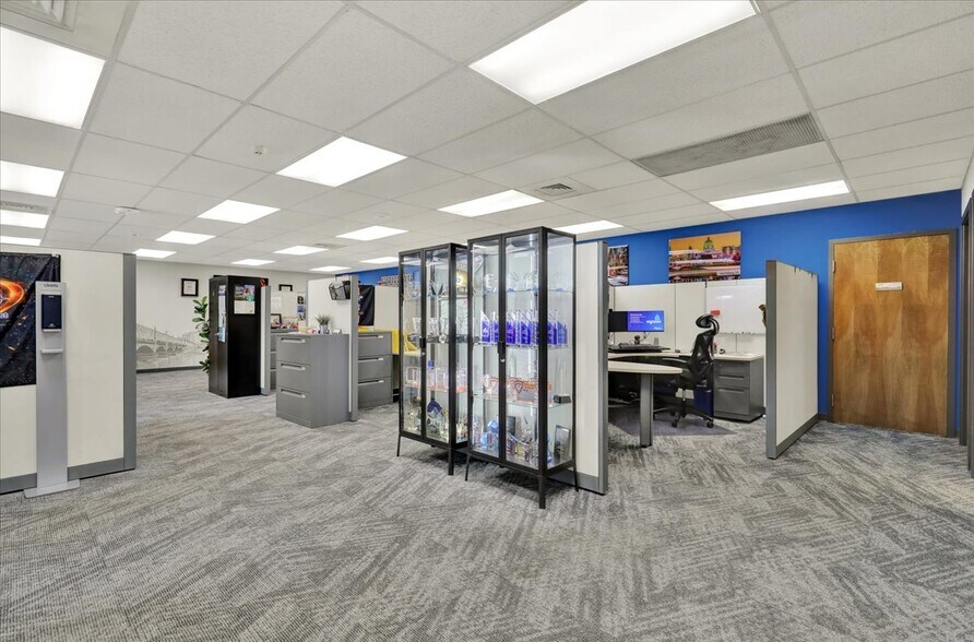 More Photos Of 2745A Leisczs Bridge Rd, Reading Industrial For Sale