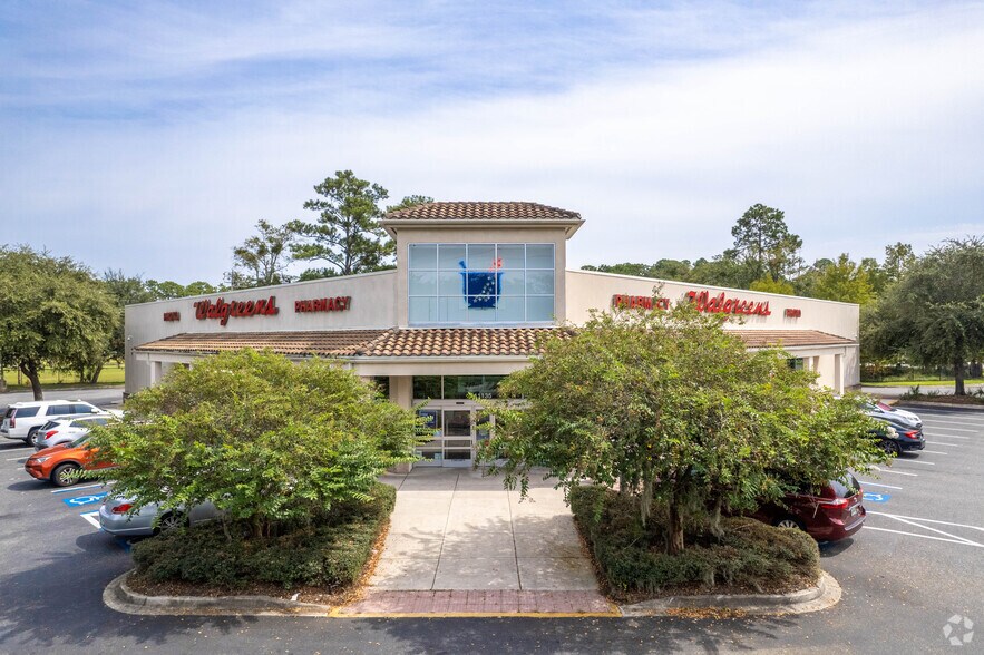 Primary Photo Of 11135 Lem Turner Rd, Jacksonville Drugstore For Sale