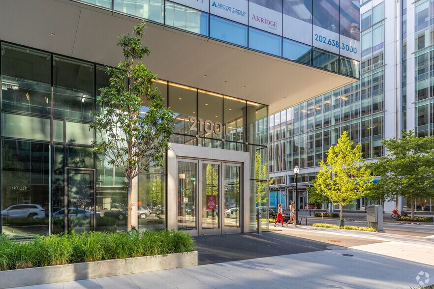 More Photos Of 2100 L St NW, Washington Office For Lease