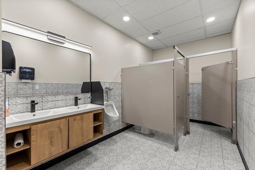 More Photos Of 1217 S Merriman Rd, Westland Lodge Meeting Hall For Sale