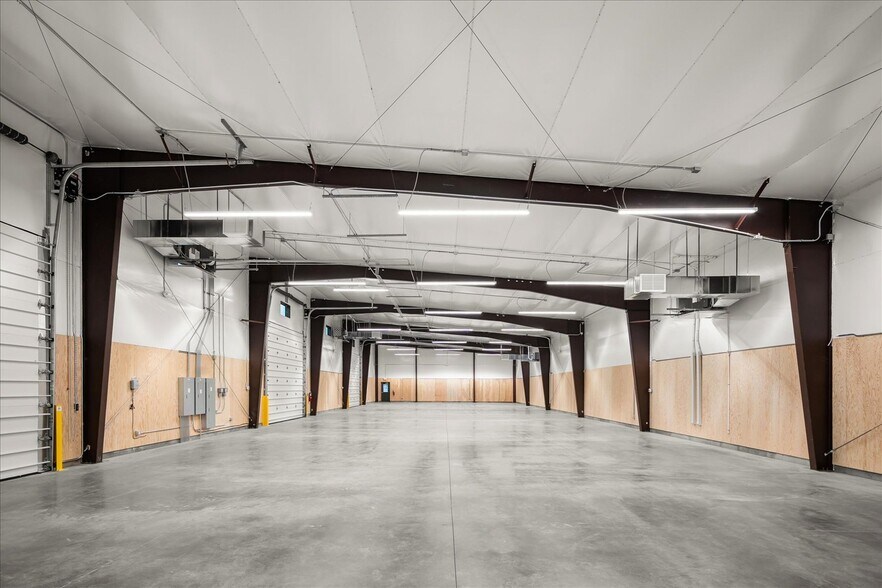 More Photos Of 19407 E Garland Ave, Spokane Valley Warehouse For Lease