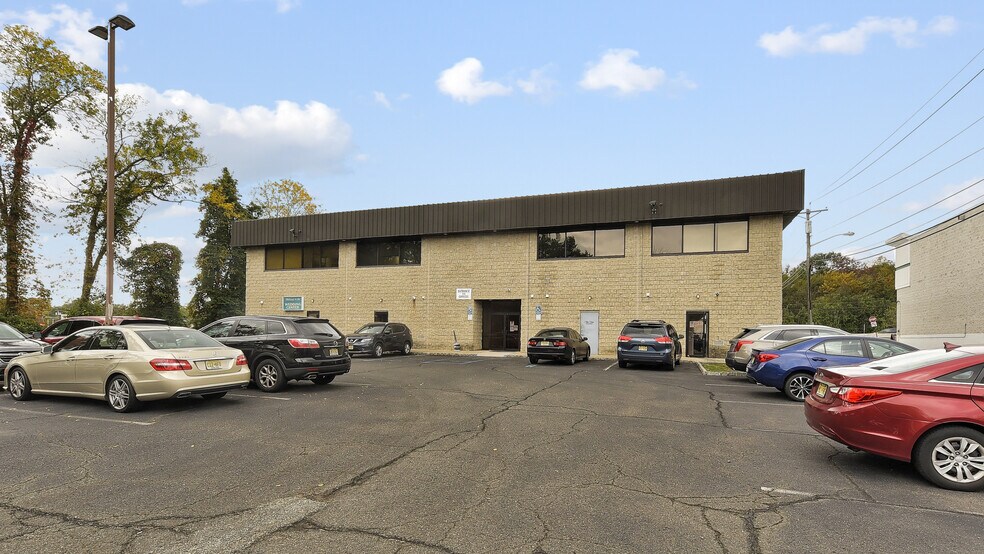 More Photos Of 1320 State Route 23, Wayne Storefront Retail Office For Lease