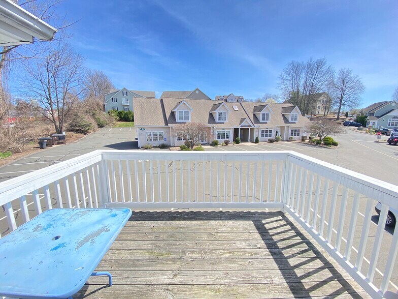 More Photos Of 27 S Main St, East Windsor Storefront Retail Office For Lease