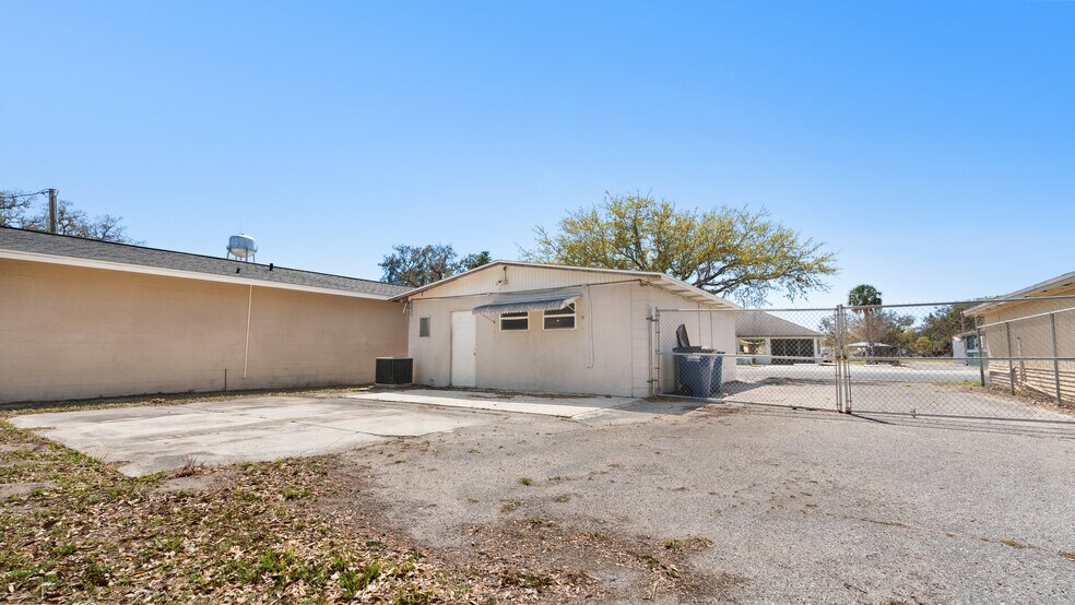 More Photos Of 648 S Commerce Ave, Sebring Freestanding For Sale