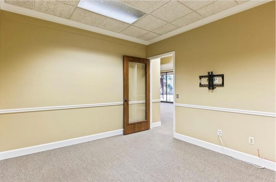 More Photos Of 110 Linden Oaks, Rochester Office Residential For Sale