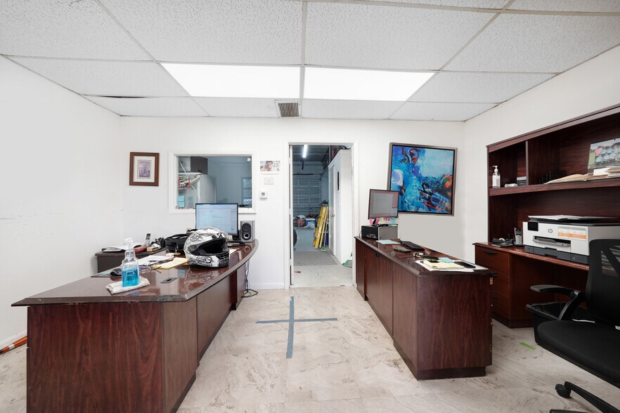 More Photos Of 1500-1536 S Dixie Hwy, Pompano Beach Showroom For Lease