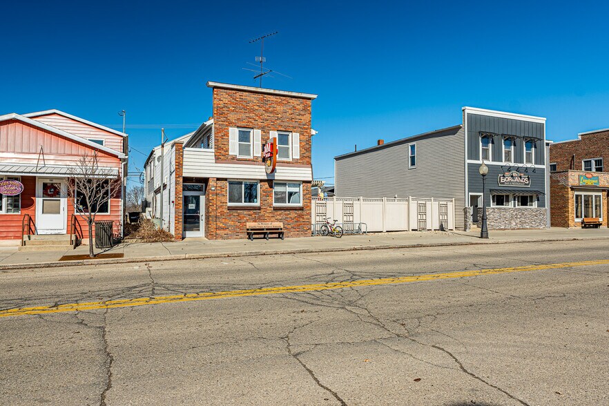 More Photos Of 127 W Main St, Belleville Restaurant For Sale