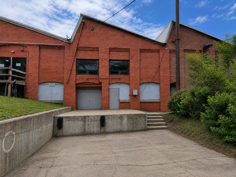 More Photos Of 129 Brookside Ave, West Warwick Manufacturing For Lease