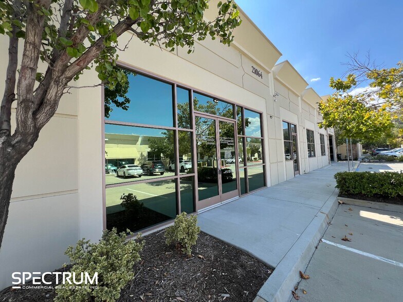 More Photos Of 21060 Centre Pointe Pky, Santa Clarita Medical For Sale