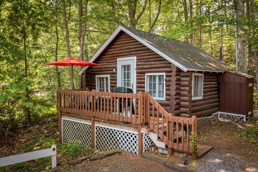 More Photos Of 2076 Atlantic Hwy, Lincolnville Hotel For Sale
