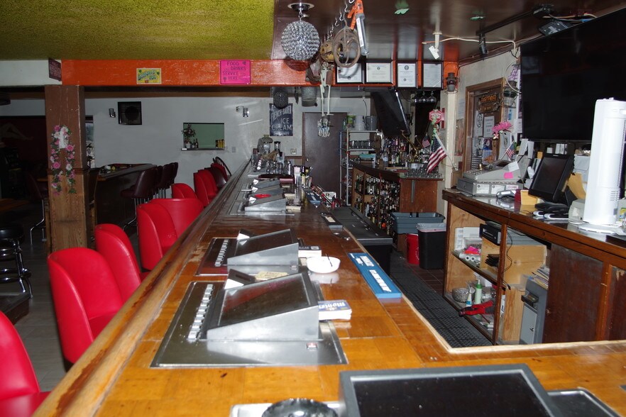 More Photos Of 2450 W Mesquite Ave, Pahrump Bar For Sale