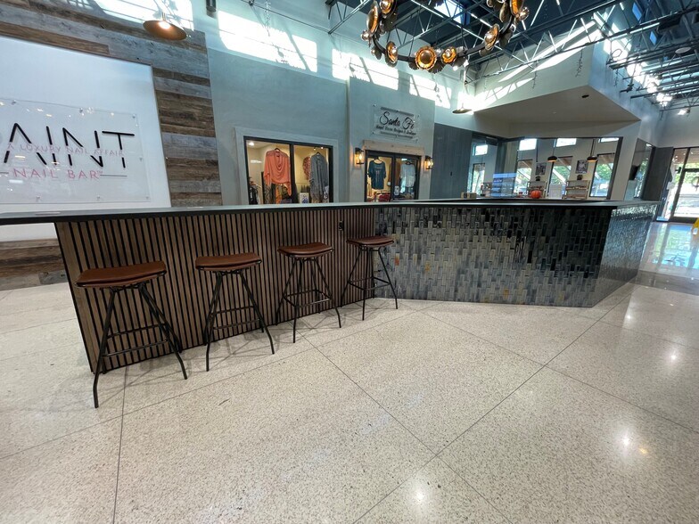 More Photos Of 206 N Milam St, Fredericksburg General Retail For Lease