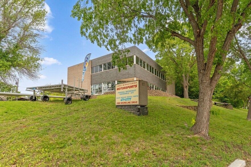 More Photos Of 4388 Shoreline Dr, Spring Park Storefront Retail Office For Sale