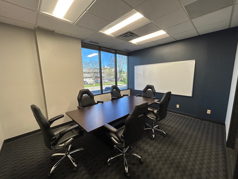 More Photos Of 9011 N Meridian St, Indianapolis Office For Lease