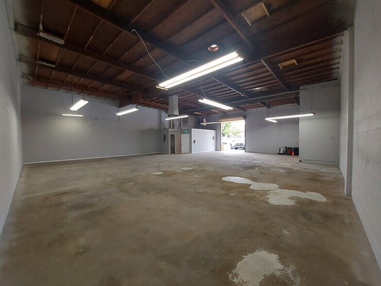 More Photos Of 12455 Branford St, Pacoima Warehouse For Sale