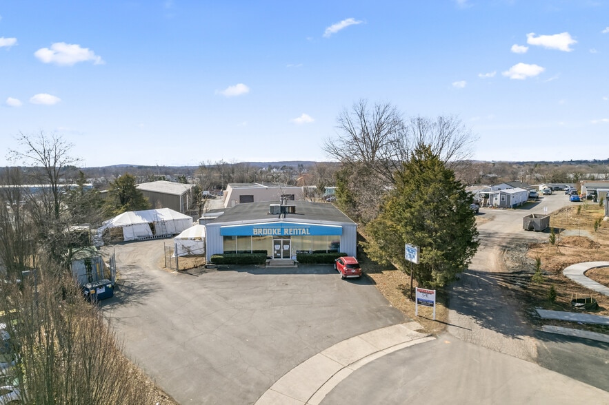 More Photos Of 309 Parker Ct SE, Leesburg Freestanding For Lease