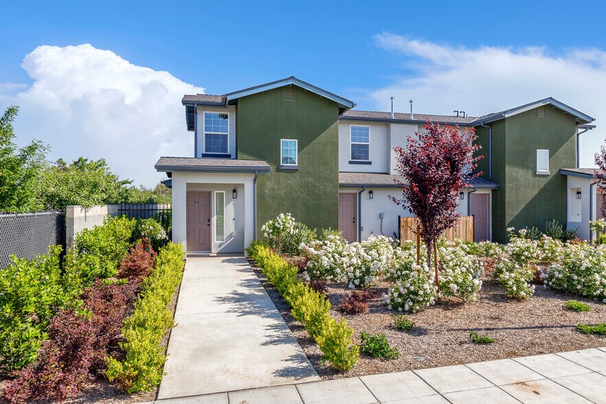 More Photos Of 5860 W Santa Ana Ave, Fresno Apartments For Sale