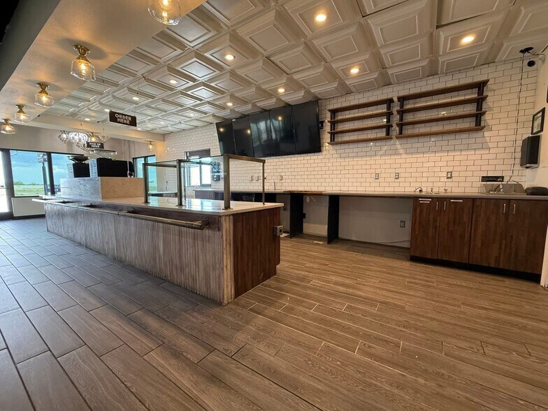 More Photos Of 1259 W I-20 Hwy, Monahans Storefront For Lease