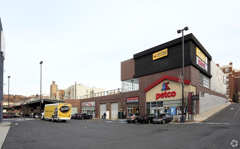 More Photos Of 184 W 237th St, Bronx Unknown For Lease