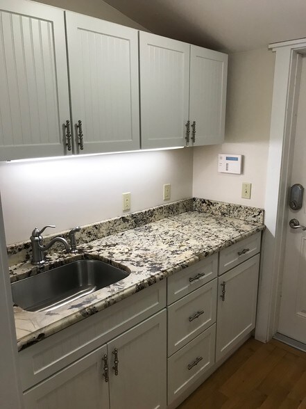 More Photos Of 308 South Blvd, Tampa Office For Lease