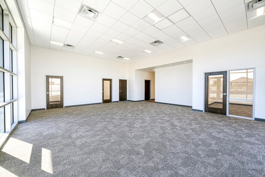 More Photos Of 12460 N Dysart Rd, El Mirage Warehouse For Lease