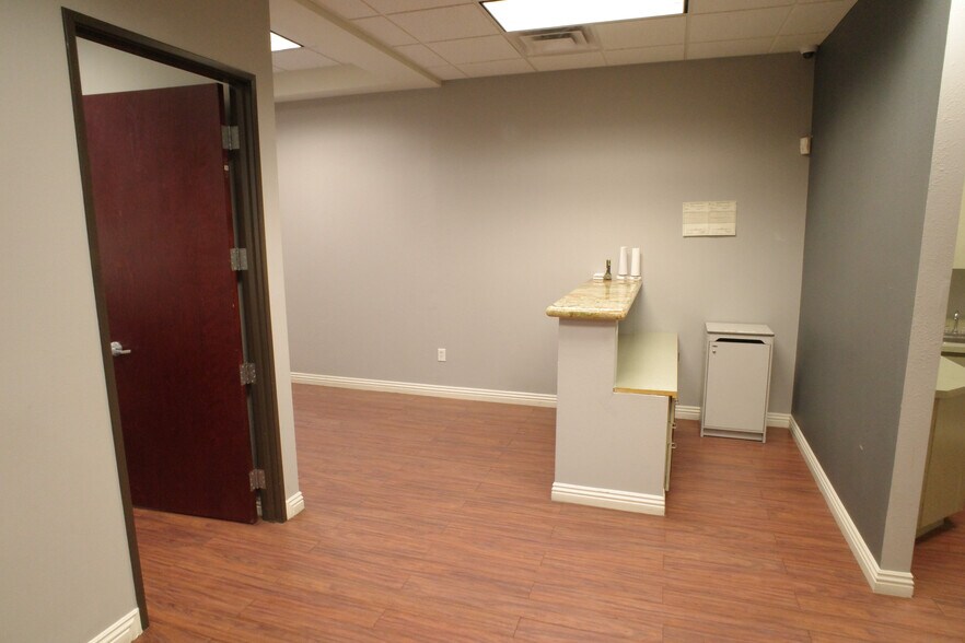 More Photos Of 6280 Spring Mountain Rd, Las Vegas Office For Lease