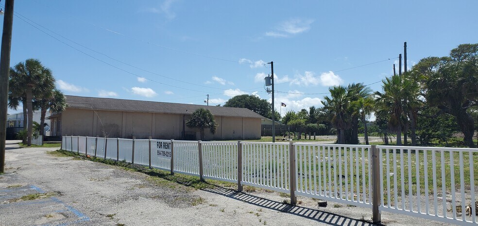 More Photos Of 5152-5160 Dixie Hwy NE, Palm Bay Light Manufacturing For Lease