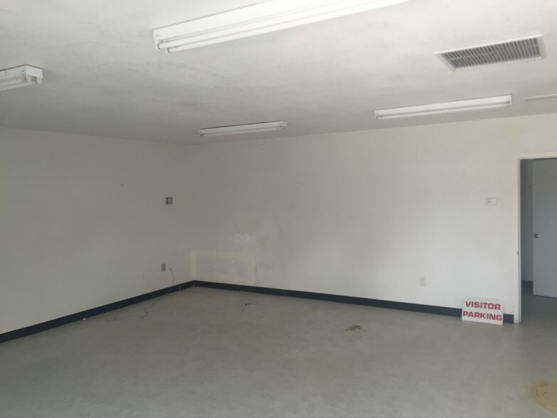 More Photos Of 1401 SW Martin Luther King Jr St, Arcadia General Retail For Lease