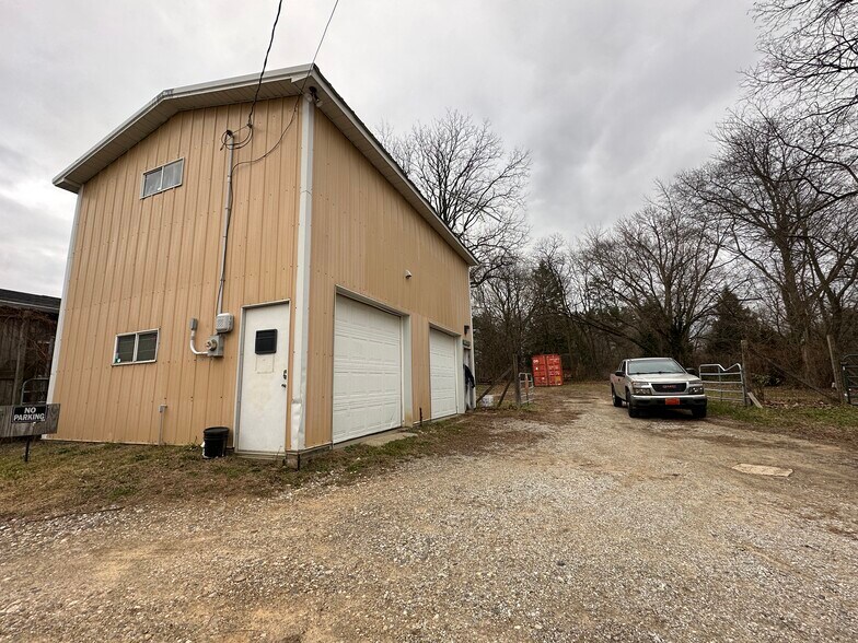 More Photos Of 50860 State Hwy 933, South Bend Auto Repair For Lease