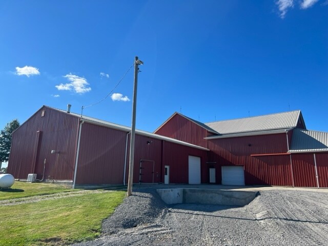 More Photos Of 5984 W South Range Rd, Salem Service For Sale