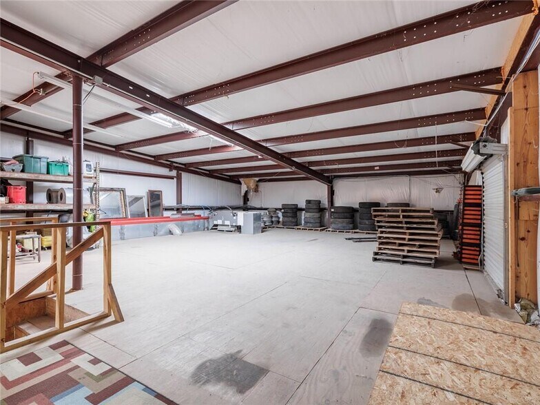 More Photos Of 744 FM 609, La Grange Service For Lease