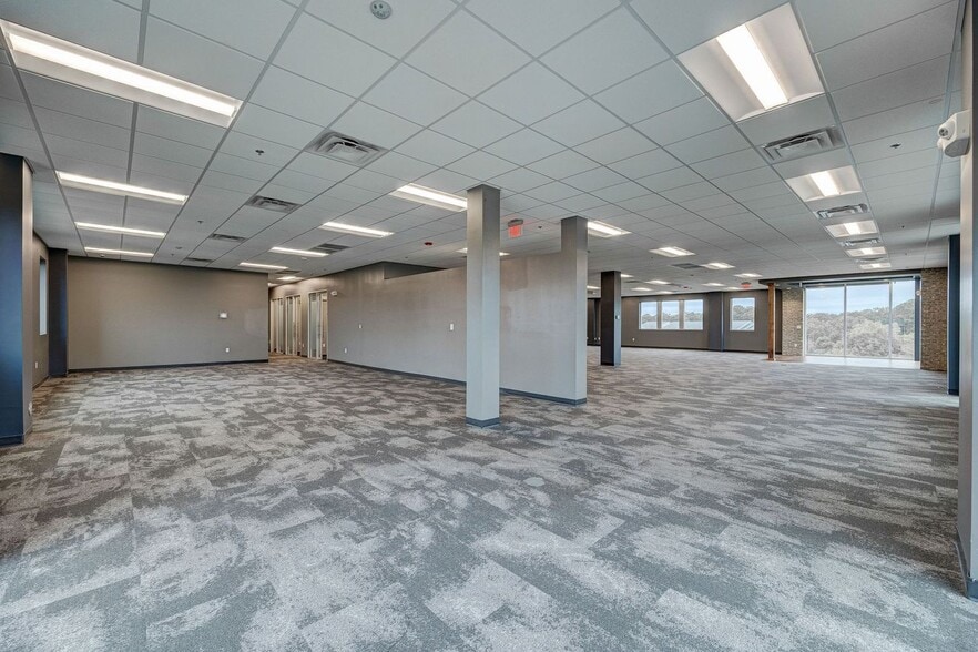 More Photos Of 6740 Rock Spring Rd, Wilmington Office For Lease